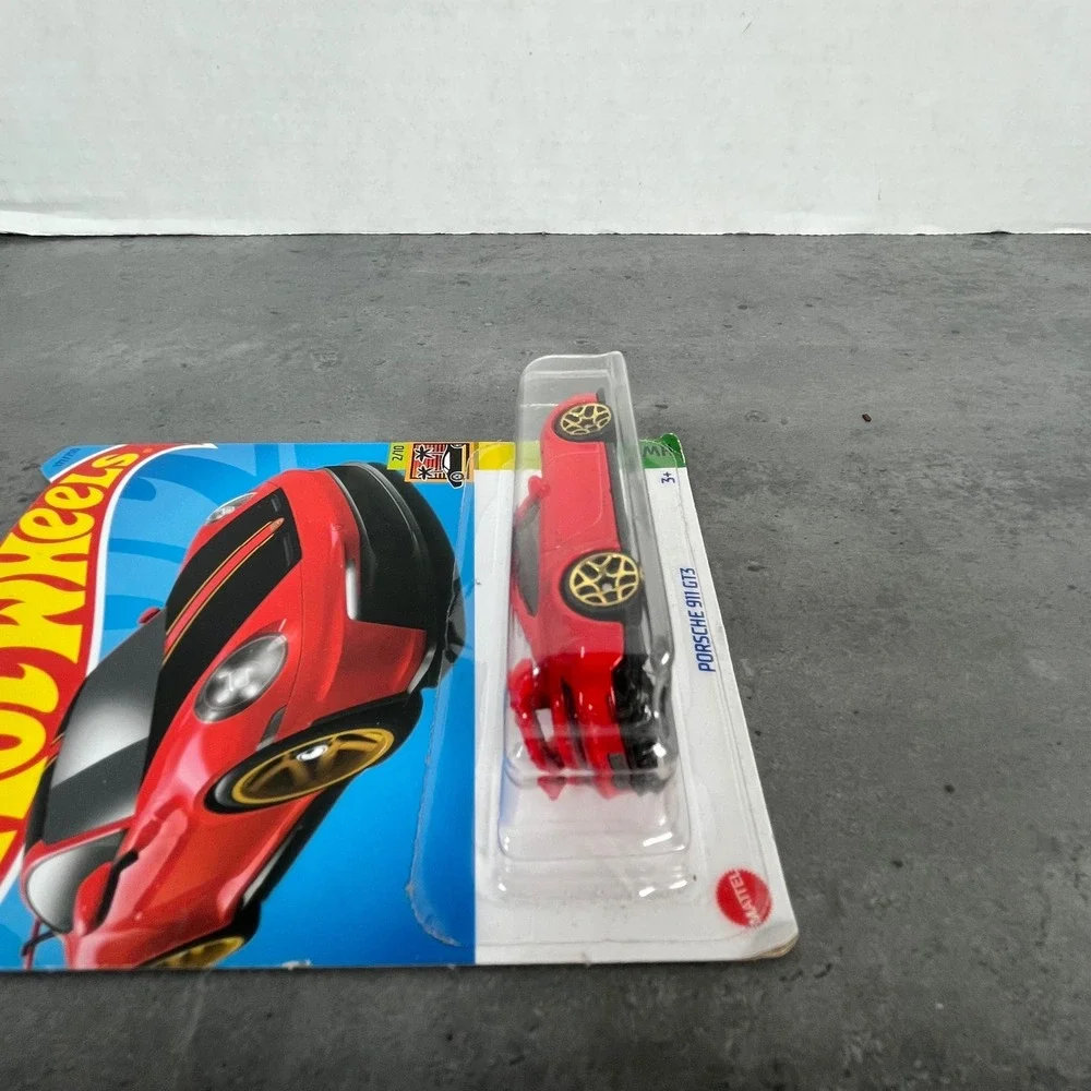 Hot Wheels Porsche 911 GT3 Red HW Exotics‎ 2 10 Toy Car Collectible